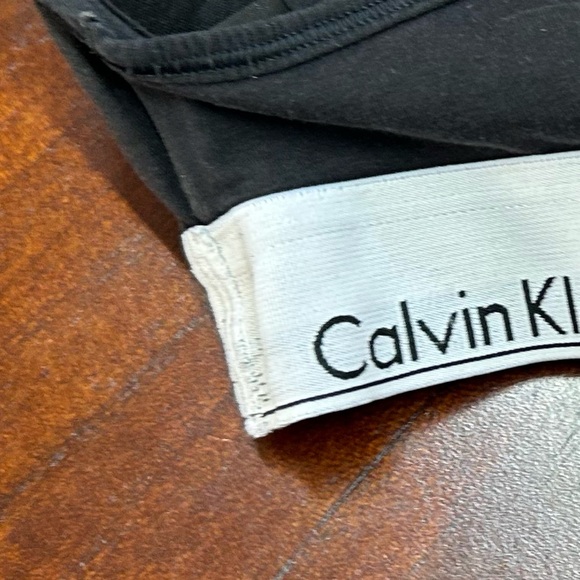 Set CALVIN KLEIN. BRA SIZE M - Picture 7 of 9
